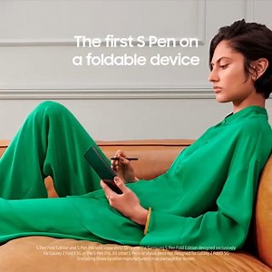 Make hard work look easy. #GalaxyZFold3 #SamsungUnpacked Learn more: smsng.co/ZFold3SPen_fb | Samsung