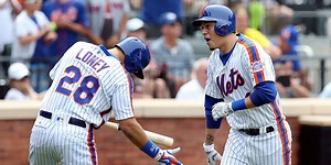 Flores joins Mets history with 6-for-6 output