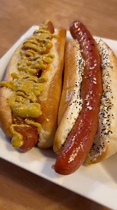 Lil Dog Bar is NSB's neighborhood spot to enjoy delicious NY-style hot dogs and tasty drinks 🌭 🥤 . 📹 rosslee_retreats/IG #LoveNSB #LoveFL #NSBEats | Visit New Smyrna Beach