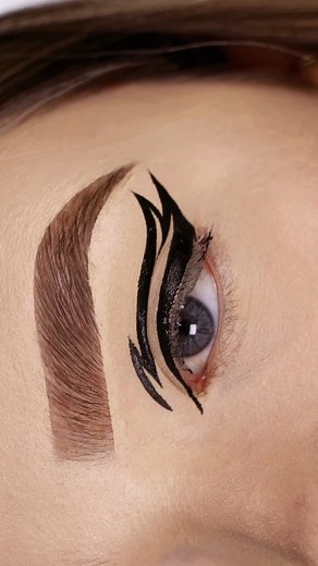 The POREfessional Lite Primer 💗 A soft & natural looking primer to keep your makeup flawless all day long 💖💖 #benefitcosmetics #glow #makeup #primer | Benefit Cosmetics