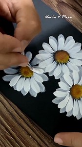 15K views · 134 reactions | White Blossom Trio - Acrylic Daisy Flower Painting #acrylic #acrylicpainting #painting #beginner | MB.Plaza Art | Facebook