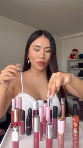 17 reactions · 3 comments | Silent review de mis labiales favoritos #asmrsounds #asmr #asmrrelax #asmrvideo #lipstick | Maryshinys | Facebook