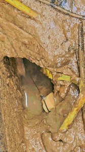 1.7M views · 2.1K reactions | Terlihat jelas lubang naga ompong dibalik tiang kayu besi | YT Kahayan | Facebook