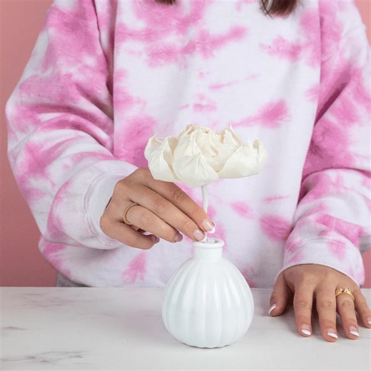 Welcome to Sweet Grace Flower Diffuser 101! 🤓 🌸 #bridgewater #bridgewatercandles #homefragrances #fragrancecommunity #southcarolina #spartanburg #sweetgrace #flowerpower #flowerstyle #flowery #diffuser #flowerdiffuser | Bridgewater Candle Company