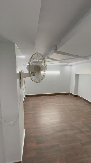 🏢 Premium Double-Height Showroom – For Sale 📍 Location: Near Kamran Chowrangi, Main Road 📐 Size: 10 ft Front × 33 ft Depth 🏢 Type: Double-Height Showroom with Mezzanine Floor ✨ Mezzanine Details: 🔹 Built-in mezzanine floor: 10 ft × 20 ft 🔹 Perfect for office setup, storage, or additional display area 🔹 Strong structure & well-designed layout ✨ Ideal For: 🍦 Ice Cream Parlors 💼 Offices / Co-Working Spaces 🏨 Hotels / Restaurants 🛍️ Retail Shops 💡 Features & Amenities: • Spacious double-