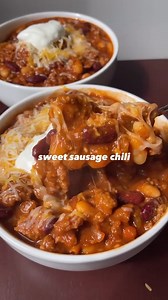Sweet Italian Sausage Chili RECIPE➡ https://www.erinliveswhole.com/sweet-italian-sausage-chili/ | Erin Lives Whole