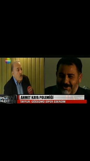 Ahmet Kaya 1999 yılındaki bir ödül gecesinde linç edilirken, Linç edenler arasında Ferdi Tayfur'da vardı. O gün sahnede haykırarak onuncu yıl marşı'nı söyleyen Tayfur, yıllar sonra kendini şu sözlerle savunmuştu; " Arkadaşımdı. Linç edildiğini bilseydim göğsümü siper ederdim." #AhmetKaya #FerdiTayfur | Ahmetkayam.fan