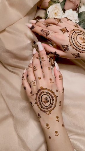 25K views · 161 reactions | New Mehndi Design Collection ✨️ #mehndi #mehndiartist #mehndiart #mehndibride #mehndidesign | Simple Mehndi Designs | Facebook