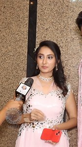 12K views · 111 reactions | झी मराठी मराठी उत्सव नात्यांचा या सोहळ्याचे ओवी आणि श्रीनु रोमँटिक डान्स करणार आहेत. पहा खास झलक. | Rajshri Marathi | Facebook