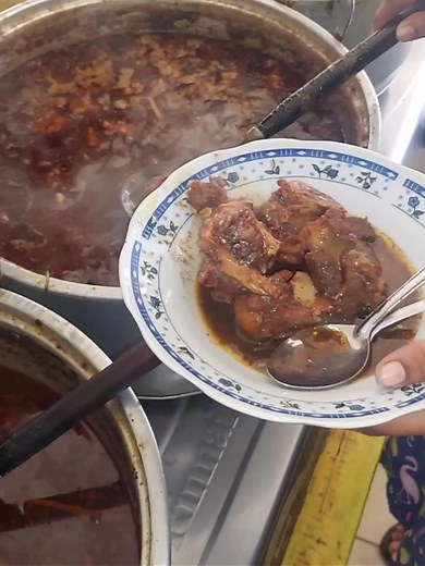 2.3K views · 57 reactions | Rawon Balungan Terkenal di Surabaya | Cak inur Berburu kuliner | Facebook