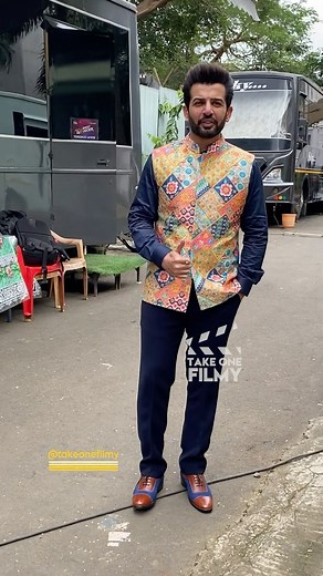 #JayBhanushali steals the spotlight on the sets of India’s Best Dancer show. 🕺 He effortlessly manages to blend style and elegance in his blue ensemble and eye-catching printed basket. 🔥 Posing with confidence, he proves that fashion can be as captivating as his talent, giving us a glimpse of his charismatic persona. 😍 💯 #jaybhanushalifc #jaybhanushalifans #jaybhanushalionkkk #jaybhanushalifandom #jaybhanushaliinbb15 #jaybhanushaliofficial | Take One Filmy