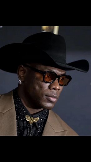 HEY BOYS AND GIRLS!!!! THERE'S A NEW SHERIFF IN TOWN!!!👀😂🤣👍🏾 To all my Giants friends and family!!!!👀😁 I'm sorry BUT not sorry!!!😫🤣🤣🤣Just always know that I still love you!!!😁🤣👍🏾 LET'S GOOOO!!!! GAME DAY BABE!!!!😁 | James White