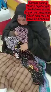 7.8K reactions · 221 shares | Jamaah haji asal makassar Ibu ini memakai pakaian 7 lapis menyelamatkan pakaian karna timbangan bagasi pesawat sudah mencukupi sehingga pakaian bnyk yang gak bisa kebawa pulang ke tanah air #FYP #JANGKAUANLUAS | Ummu Lana | Facebook