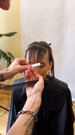 Today, we’re loving this shaggy face-framing tutorial from @coiffeurstory ✂️✨ Remember, an effortless shag cut always starts with the BANGS! #shag #shaghaircut #shaggyhair #shagcut #fringebangs #curtainbangs #frange #faceframing #faceframe #faceframinglayers #parishairstylist #frenchgirlstyle #60shair #70shair #layeredhair #longhaircut #wolfcut #butterflyhaircut #retrohair #coiffeurparis #coupedecheveux #hairtutorial #haircuttutorial #razorhaircut #hairtrend #wavyhairstyle | Professional Hairdre