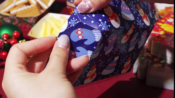 Patelai 240 Pcs Christmas Paper Food Trays 2lb Disposable Food Serving Boats Christmas Snack Nacho Trays Hot Dog Popcorn Candy Holder Trays Food Containers for Xmas Party Supplies(Cute Style)