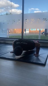 💪👉Technique Tuesday with Marius 👈💪 💡Both standard push-ups and tricep push-ups are effective bodyweight exercises that target different muscle groups to varying degrees ✅Muscles Targeted: Standard: Primarily targets the chest muscles Tricep: Focuses more on the triceps ✅Form and Hand Placement: Standard: Hands are placed slightly wider than shoulder-width apart. Elbows are positioned at a 45-degree angle from the body. Tricep: Hands are positioned closer together, directly under the shoulde