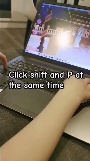 How to get freecam in dti!?