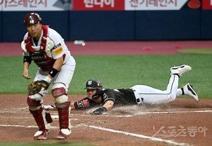 [포토] 배정대 ‘다시 앞서가는 득점’