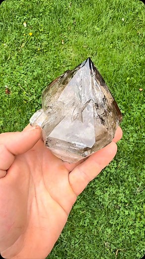 Herkimer Diamond smoky skeletal old stock from the Ace of Diamonds Mine in Middleville NY. This specimen is obtainable DM to inquire 💎💫 Please excuse the dirty beat up hands I actually mine these from the earth with those mitts 😜 #herkimerdiamond #crystals #smoky #skeletal #quartz #earthart | Frank J McGivern