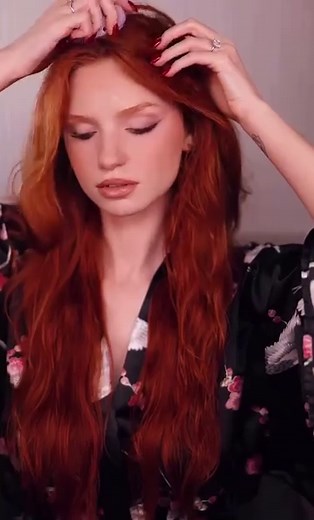 Choosing the right facial cleansing brush is really a no-brainer! While most facial cleansing devices use harsh (and unhygienic) nylon bristles paired with deafening vibrations, LUNA™ 4 is truly a revolution! It features soft & gentle silicone bristles & T-Sonic™ pulsations that help loosen 99% of oil, dirt, and makeup buried deep within your pores - 35x more hygienic than brushes with nylon bristles. 🫧 With LUNA™ 4, get ready to experience the gentlest and most effective cleanse of your life! 