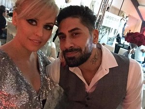 Connect-r și Misha, părinți fericiți. Maya, fiica lor, o prințesă în miniatură