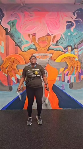 Queens in your 40s—this is your sign. 🪢 Weighted ropes are a total game-changer. Just 10 minutes of jump rope = 30 minutes of jogging. That means less time, less joint impact, and more results. Weighted ropes build strength, torch calories, and keep your mind sharp. Cordless weighted ropes? Perfect if you’re short on space, on the go, or just don’t want to worry about tripping. Start with 2–3 minutes and feel the difference. Efficiency over duration. Quality over quantity. That’s the midlife re