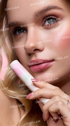 ¡Experimenta una limpieza burbujeante en 30 segundos!🫧✨ Este exfoliante labial con textura en gel forma espuma para eliminar los residuos de maquillaje y exfoliar suavemente, dejando los labios suaves e hidratados. Con sabores refrescantes y una mezcla de extractos nutritivos, suaviza, alisa las líneas de expresión y proporciona una hidratación duradera. | Mint