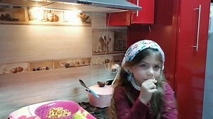 WATCH kinda ❤️ the youngest & cutest kitchenista out there.. Easy caramel popcorn🍿 recipe with kinda NOTE: kids need adults' assistance #kitchenista_kids | Kitchenista Queen of DIYs