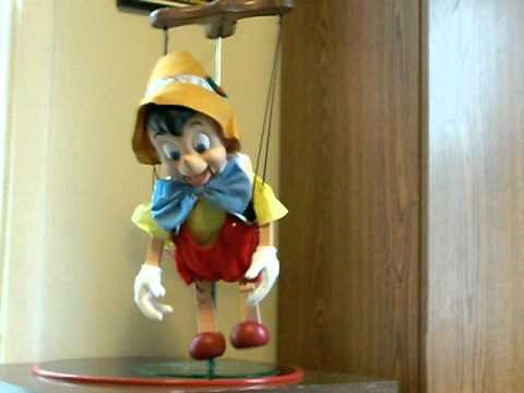 Pinocchio singing dancing Walt Disney Christmas toy