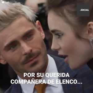 Zac Efron y Lily Collins se encontraban amorosamente distanciados hacía ya bastante tiempo cuando el destino volvió a unirlos en la controversial biopic de Ted Bundy. Justo cuando todo indicaba que el amor ya había terminado, Efron abrió sorpresivamente la puerta en el set de grabación para darse cuenta de lo inevitable: ella había vuelto a cautivarlo.❤️❤️ Síguenos en nuestro canal de YouTube: http://bit.ly/yt-upsocl | Muvi