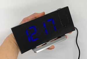 【Mpowデジタル時計レビュー】FM・天井投影・USB充電付きの多機能目覚まし【Amazon2千円台】