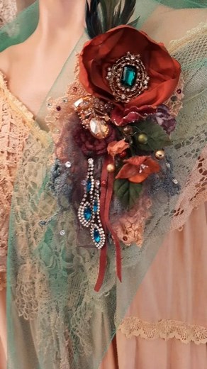 tmyers handmade | This full tutorial is on my YouTube channel, link is in my bio. 💖💖💖 #upcycling #upcycledclothing #diy #tutorial #art #crafts #holiday diy... | Instagram