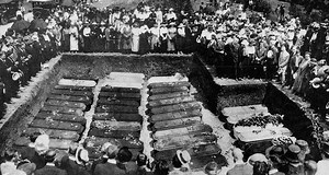 Showmen's Rest: The Clown Graveyard in Chicago