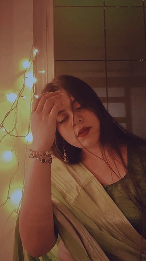 Noye shahosh kore ektu shotti tai boltish, tahole nijeke atota choto mone hotoh na. Jekhane prothom thekei amar kono dosh o chilona.. 🥂 . . . . #explore #explorepage #bengalireels #reelsinstagram #heartbreaks | ChatterjeeDidi