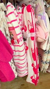 MINNIE MOUSE BLANKET #homegoods #homegoodsfinds #minniemouse #cozyhome #ThrowBlanket | Beauty By Brittney XO