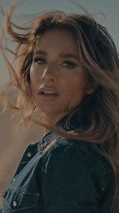 153K views · 314 reactions | So happy y’all are loving the “I Still Love You” video ☀️ This was probably my favorite music video to make so far!! Which one of my videos is your favorite?? Link in bio to watch now 懶 | Jessie James Decker | Facebook