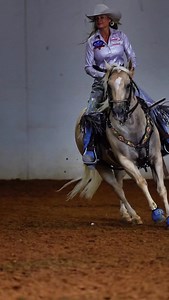 Blonde Ambition 💥 the Eastern US Championship was Bam Bam’s second CMSA shoot (ever) and although we had a few teaching moments throughout the week, this video gives a glimpse into her potential. I’m really excited about the upcoming ‘26 season on her! @capturedoutwest @circleysaddles @profchoice @platinumperformance @ridinghighusaleather @atwoodhatcompany @idyllwind @revitavetofficial | Kenda Lenseigne