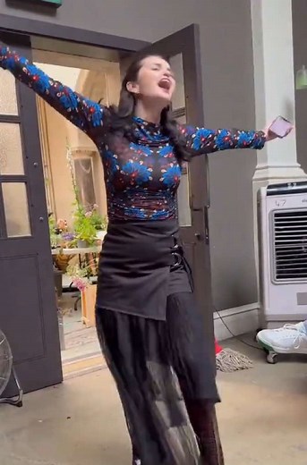 Selena Gomez Full Performance of “Never Enough” from The Greatest Showman