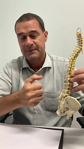 DOR LOMBAR – EDEMA INTERESPINHOSO 😖 O edema nos ligamentos interespinhosos é uma inflamação (inchaço) entre os processos espinhosos da coluna (ligamentos interespinhosos). No vídeo de hoje eu explico com detalhes sobre esse tipo de dor 😧 Confira para saber mais 😉 | Dr. Rogério Fernandes