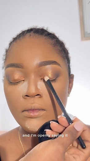 Do you believe in Halloween 🎃? . . . •Tel’C Brow pencil & Flat eyebrow concealer brush @beautybytelc (link in bio to shop) 🌎 shipping •Beauty sponge @merakcosmetics | RTM Beauty and Makeup