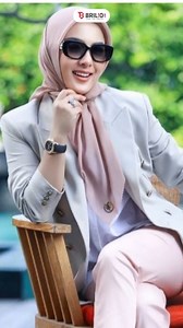 438K views · 6.2K reactions | Hunian yang kini ditempati oleh keluarga Syahrini ini memiliki desain Eropa klasik. Ini terlihat dari bentuk luar rumah, seperti struktur atap, fasad, hingga pemilihan pintu dan jendela. | Brilio Video Indonesia | Facebook