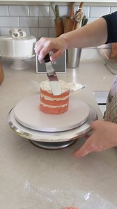 Mini 4 inch strawberry cake tier #apieceofcakebydolores #dallastx #rockwalltx #heathtx #rockwallsmallbusiness #homebakery #fatetx #fatetx #cakedecorating #cakereels #cakeprocess | A Piece of Cake