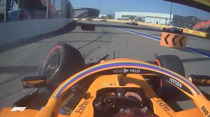 The Russian Grand Prix didn't last long for two drivers 😬 | F1