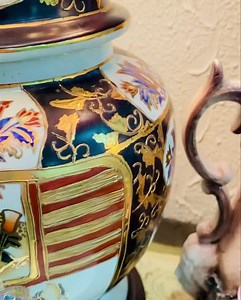 An extremely beautiful antique Japanese hand painted antique Geisha lady porcelain large size table lamp in excellent condition 💞 21.2 inches tall | Nest - Design & Comfort