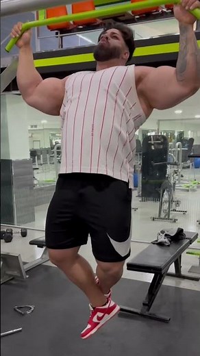 CALISTHENICS CHALLENGE with BODYBUILDERS weighing +120 KG full video on the channel 💪🏻