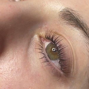 Keep your lashes on point all summer long with a lash lift and tint - your clients will thank you for the hassle-free beauty! 💅 #SummerReady #lashlift #eyelashlifting #lifting #lashes #eyelashes #lashstyling #refectocil #spa #salon Video Credit @m.y.beautylife | RefectoCil