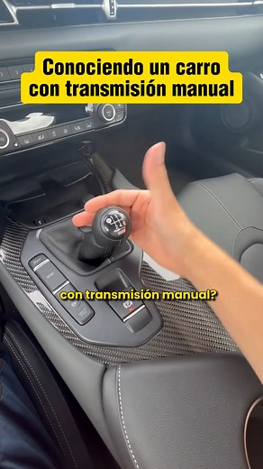 Conociendo un carro con transmisión manual 🏎️ #conduccion #carros #conducir #tipsautomotrices #tiktokautos #conducircarromanual #educacionvial #manejoseguro #consejosdeconduccion #carromecanico #Autos #Test #Conocimientos #Carros #ChallengedeAutos #autonuevo #autousado #miproximoauto #aprendiendoaconducir #conducir #conducirmipasion #pasionporlosautos🏎️😎 #amantedelvolante | Carros 360