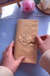 الانسان المبدع لا يحتاج سوى ورقة لاظهار ابداعه وابتكار الحلول الجديدة حقيبة يد متعددة الاستخدامات مصنوعة من الورق | IBS Training Academy