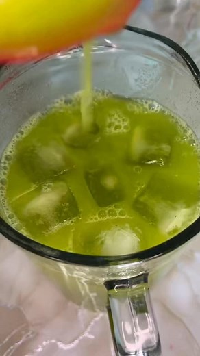 Agua fresca de piña con pepino y limón 🍍🥒🍋🤤👌 #aguasfrescas #aguadepiña #aguarefrescante @fans destacados | Nelly Encino