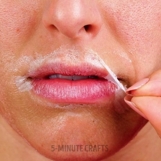 5-Minute Crafts on Instagram: "Brilliant and easy ideas for your beauty routine! Thank us later! 😉 #5minutecrafts #5minutecraftsgirly #beautyroutine #beautytips #beautyhacks #makeup #makeuphacks"